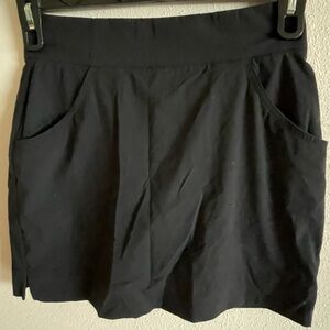 Columbia black outdoor skort size small in EUC